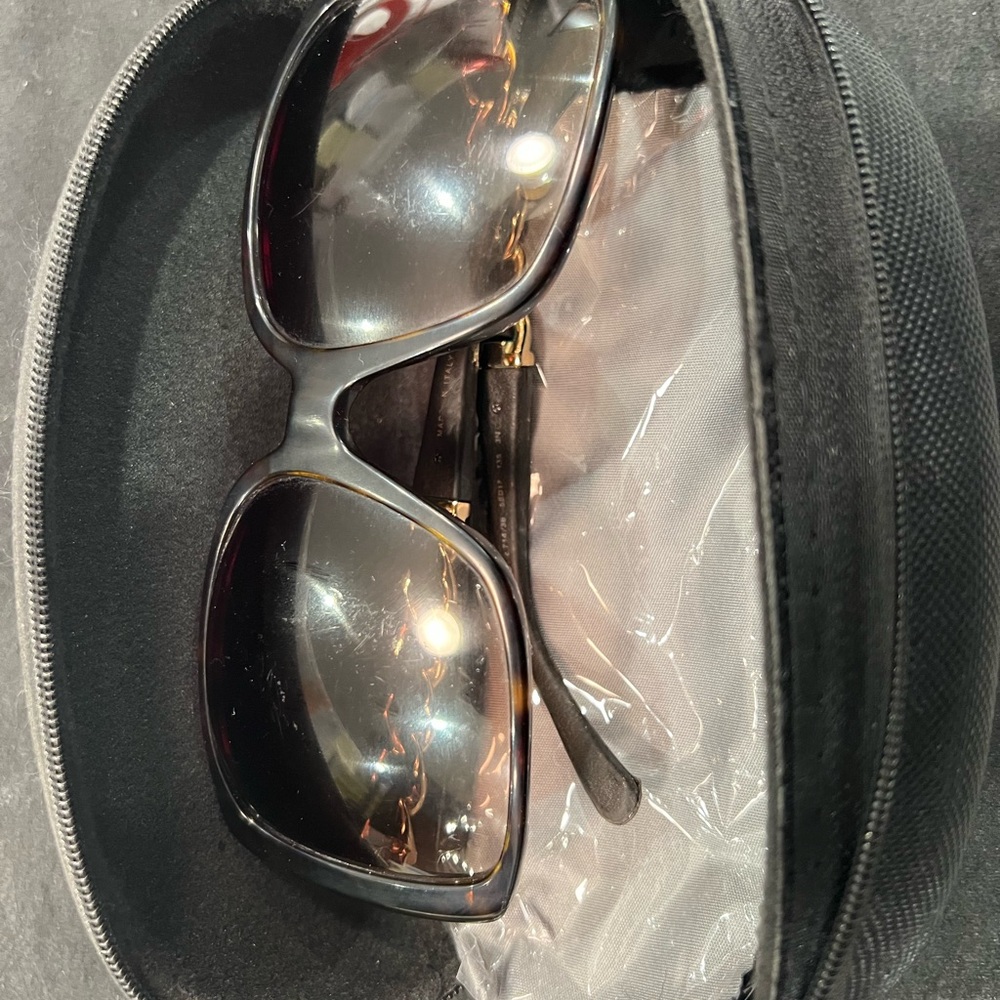 Used Chanel Tortoise Sunglasses with Gold Chain Detail - Picture 11 of 14